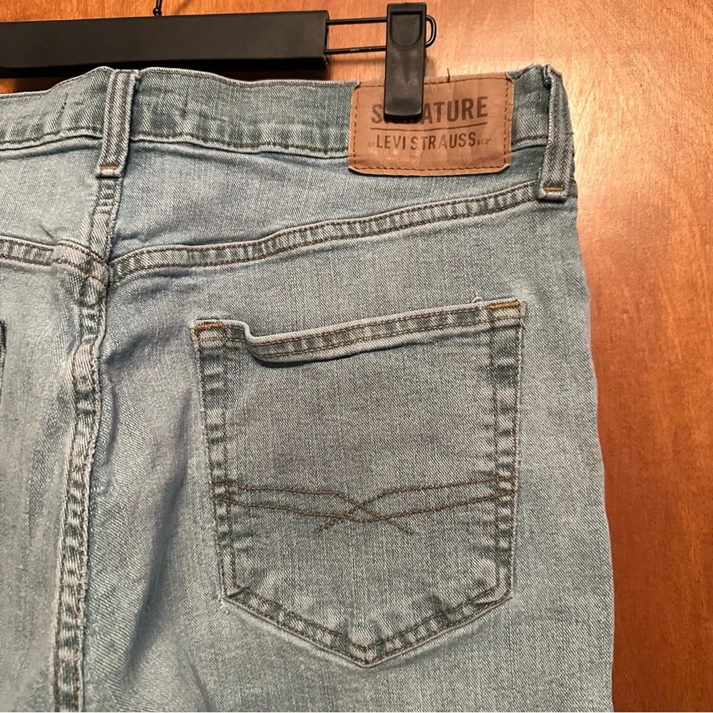 Levi Signature Boot Cut Jeans Relaxed Fit‎ Light Wash 34